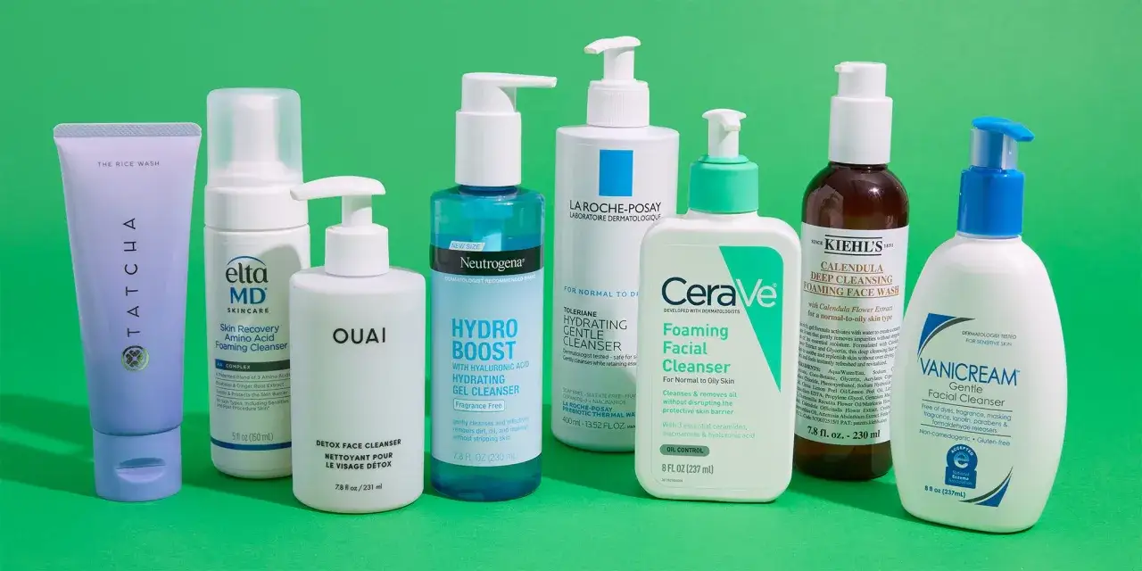 Kolekcja kosmetyków do pielęgnacji twarzy: Tatcha, EltaMD, Ouai, Neutrogena, La Roche-Posay, CeraVe, Kiehl's i Vanicream.